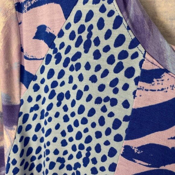 LOGO Lori Goldstein Womens L Tunic Top Sharkbite Hem Purple Animal Print Pockets - Picture 7 of 13